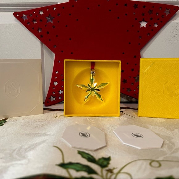 Swarovski Macy's Exclusive 2023  Holiday Aurora Borealis Ornament Swarovski - Picture 2 of 6